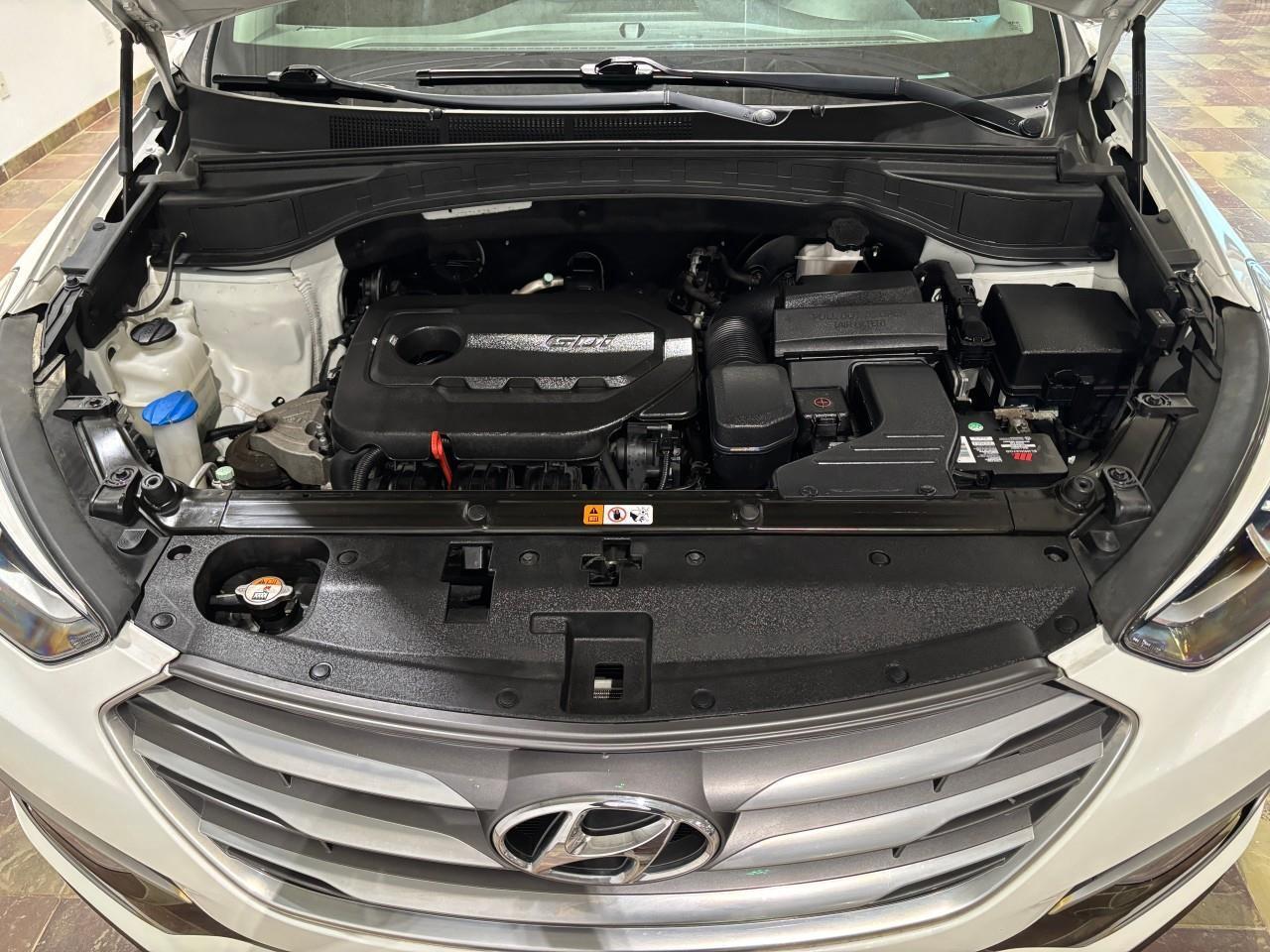 2018 Hyundai Santa Fe Sport 2.4 Luxury Photo