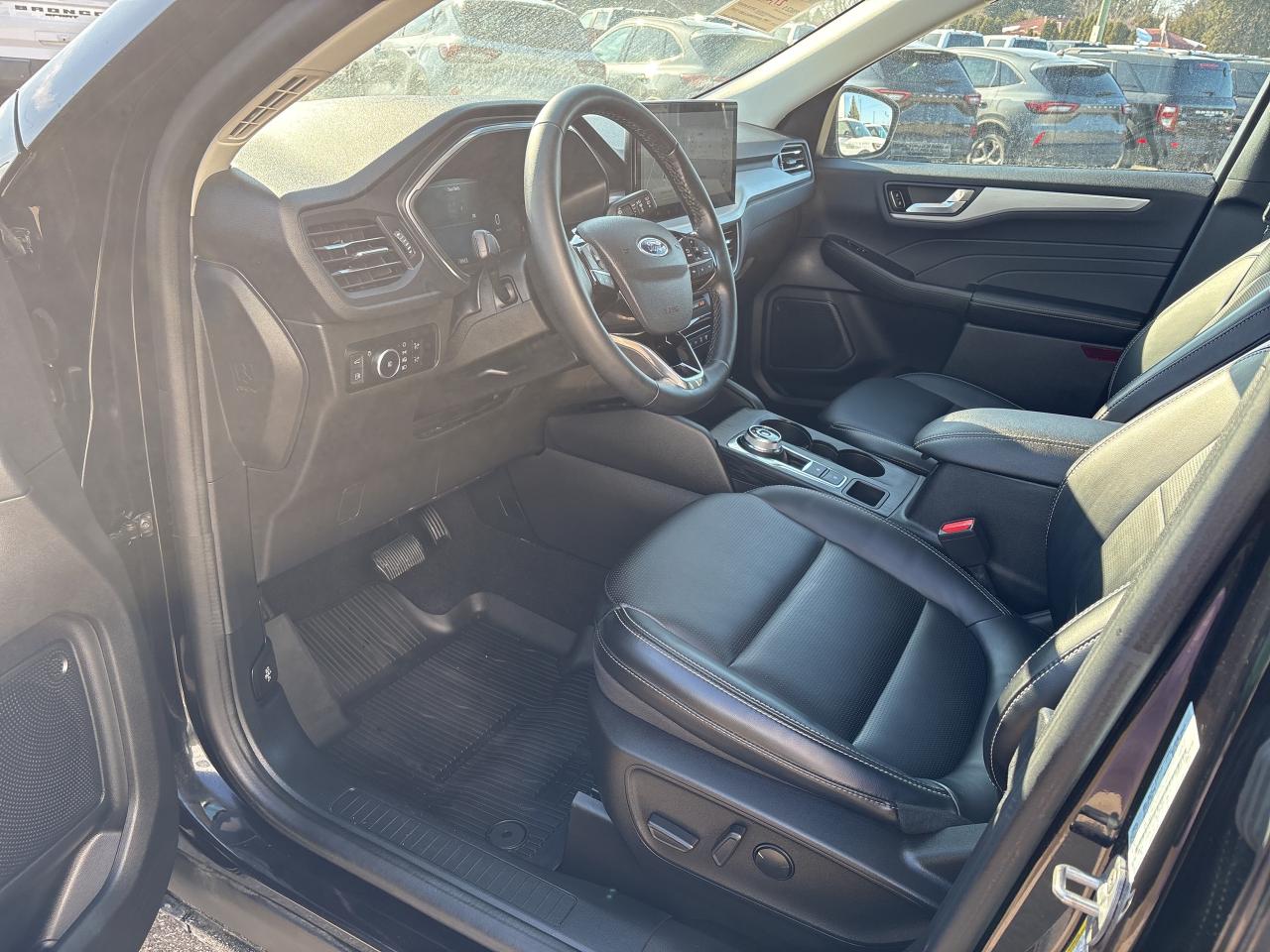 2023 Ford Escape Platinum Photo