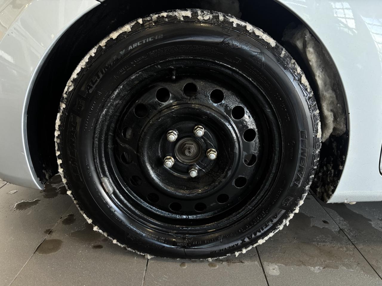 2013 Hyundai Elantra GL   AUTOMATIC 6 SPEED   SOLD AS IS Photo