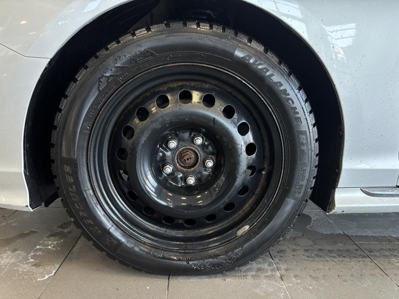 2019 Hyundai Sonata ESSENTIAL MODEL   2 SETS OF TIRES   SOLD AS IS Photo