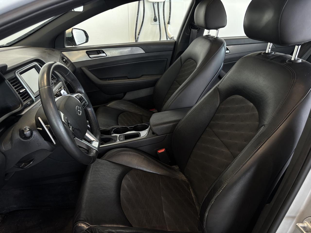 2019 Hyundai Sonata ESSENTIAL   2 SETS OF TIRES   SOLD AS-IS   SUNROOF Photo