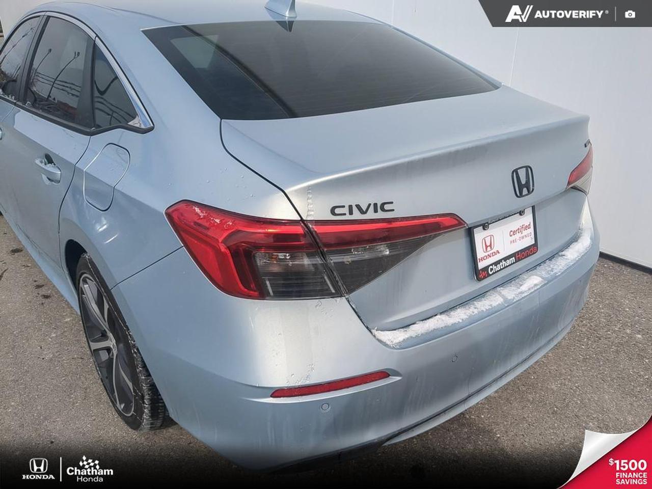 2022 Honda Civic Touring CVT Sedan Photo