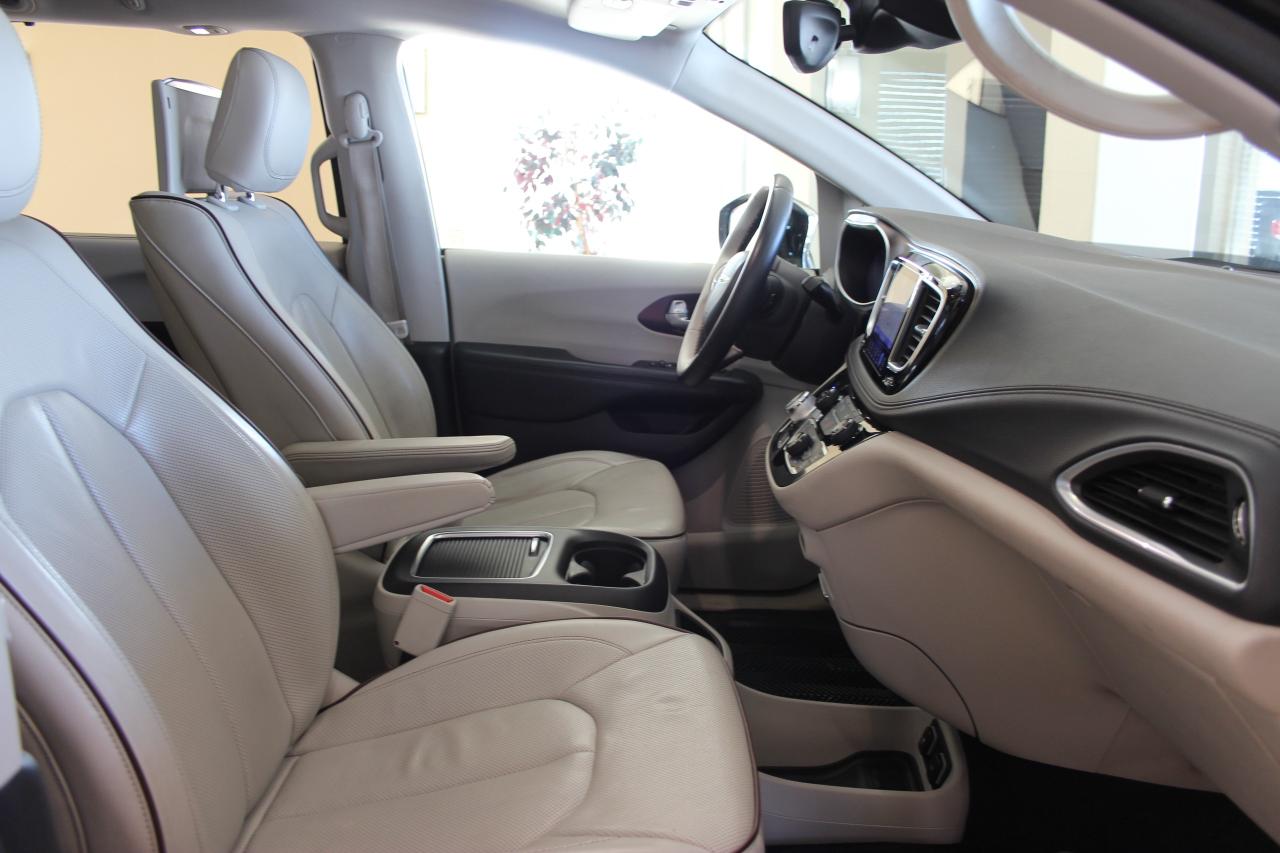 2017 Chrysler Pacifica Limited NAVI360CAM DVD PANOROOF! Photo