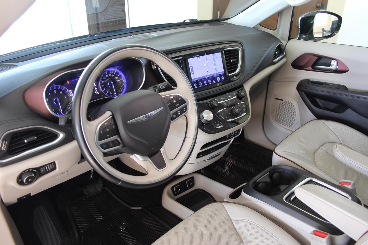 2017 Chrysler Pacifica Limited NAVI360CAM DVD PANOROOF! Photo