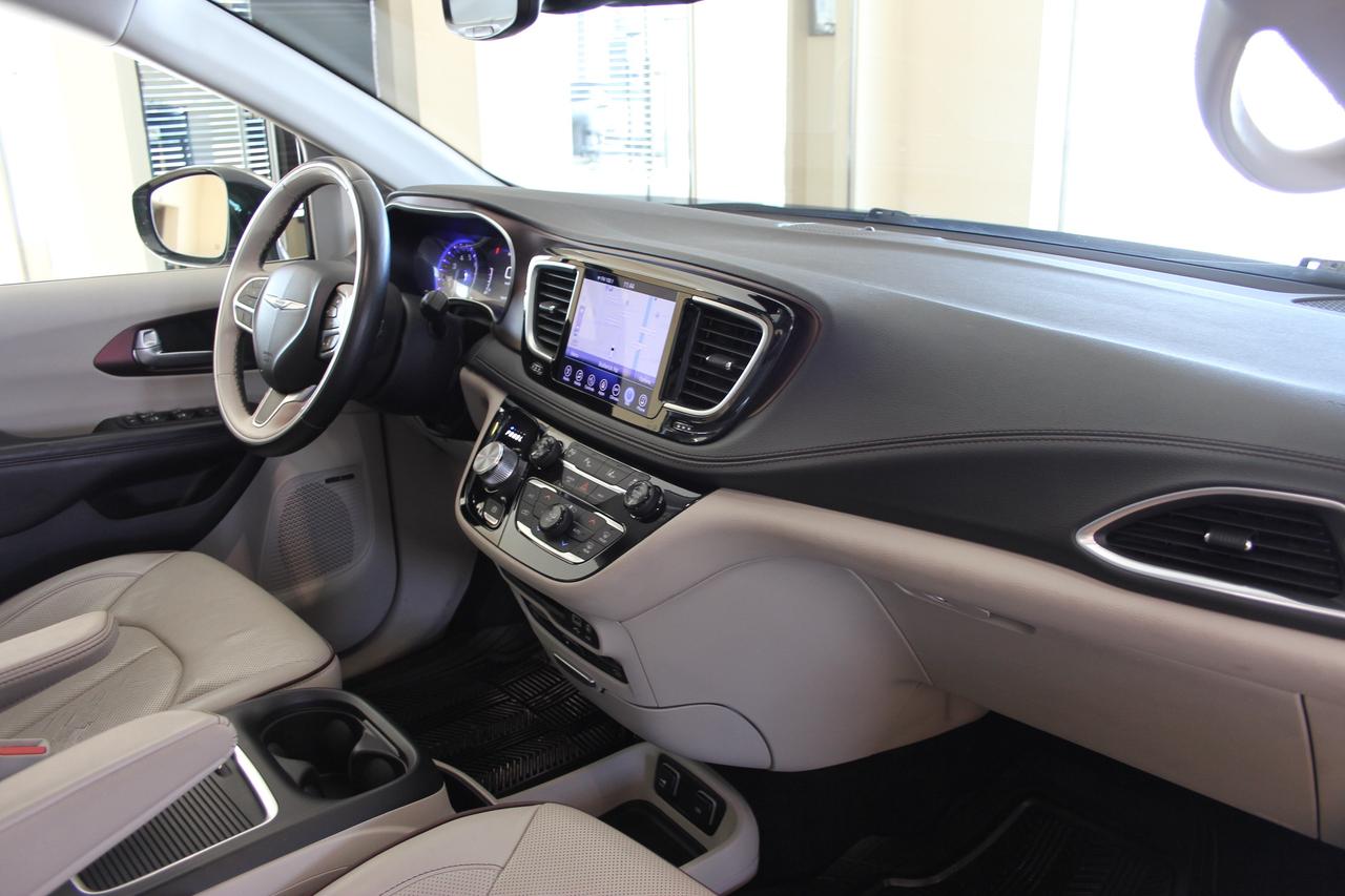 2017 Chrysler Pacifica Limited NAVI360CAM DVD PANOROOF! Photo