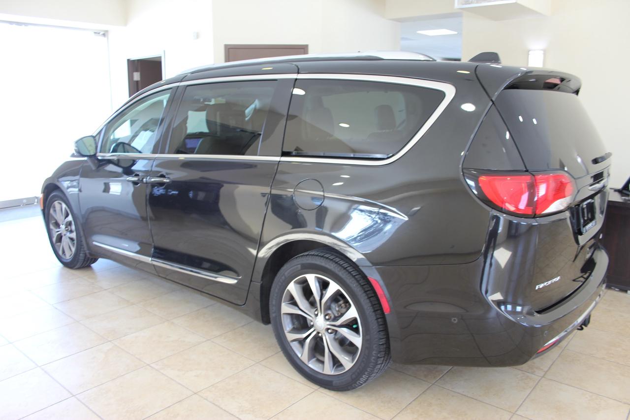 2017 Chrysler Pacifica Limited NAVI360CAM DVD PANOROOF! Photo2