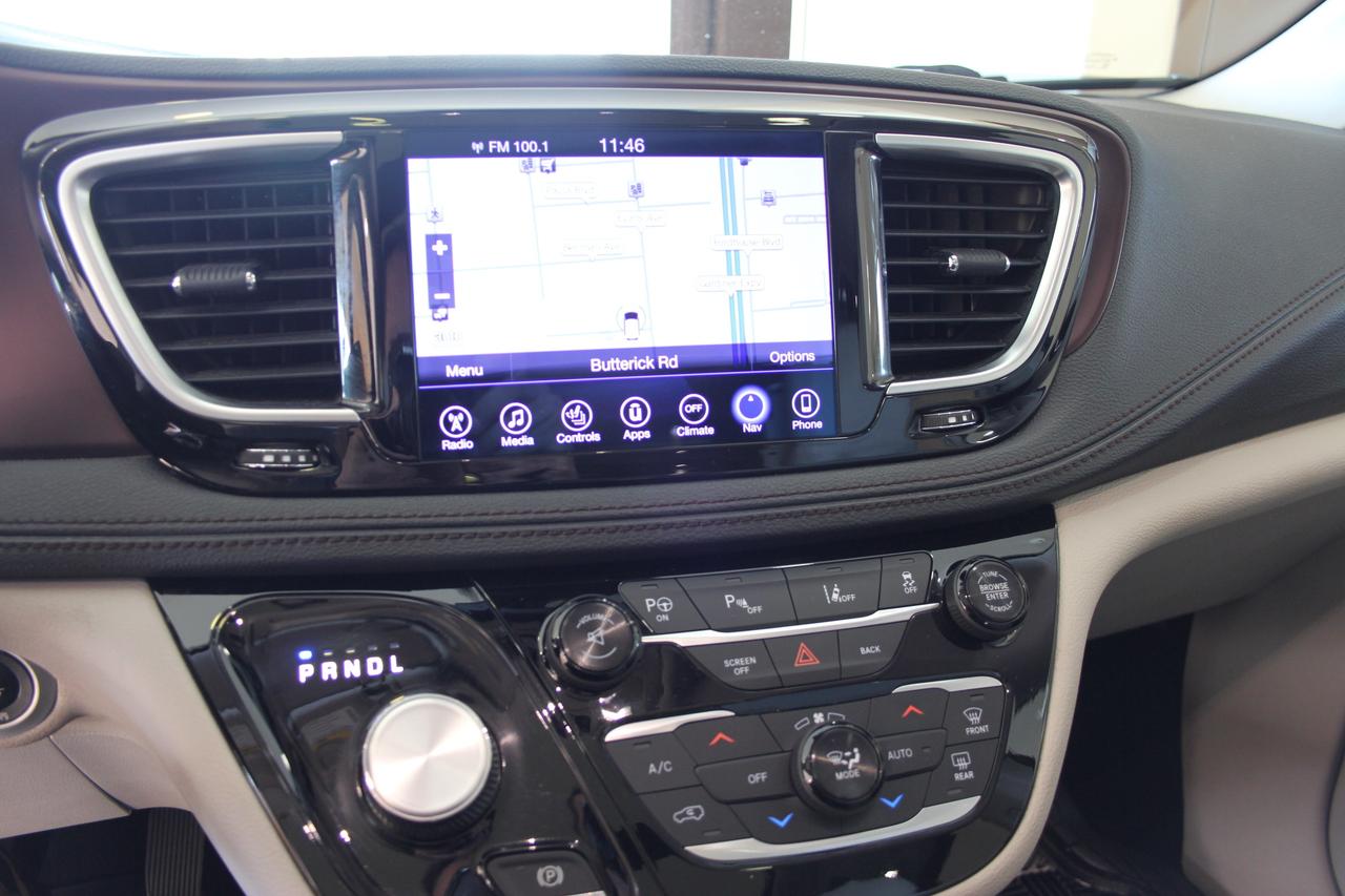 2017 Chrysler Pacifica Limited NAVI360CAM DVD PANOROOF! Photo