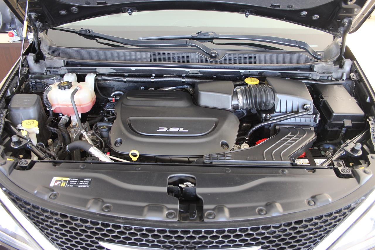 2017 Chrysler Pacifica Limited NAVI360CAM DVD PANOROOF! Photo