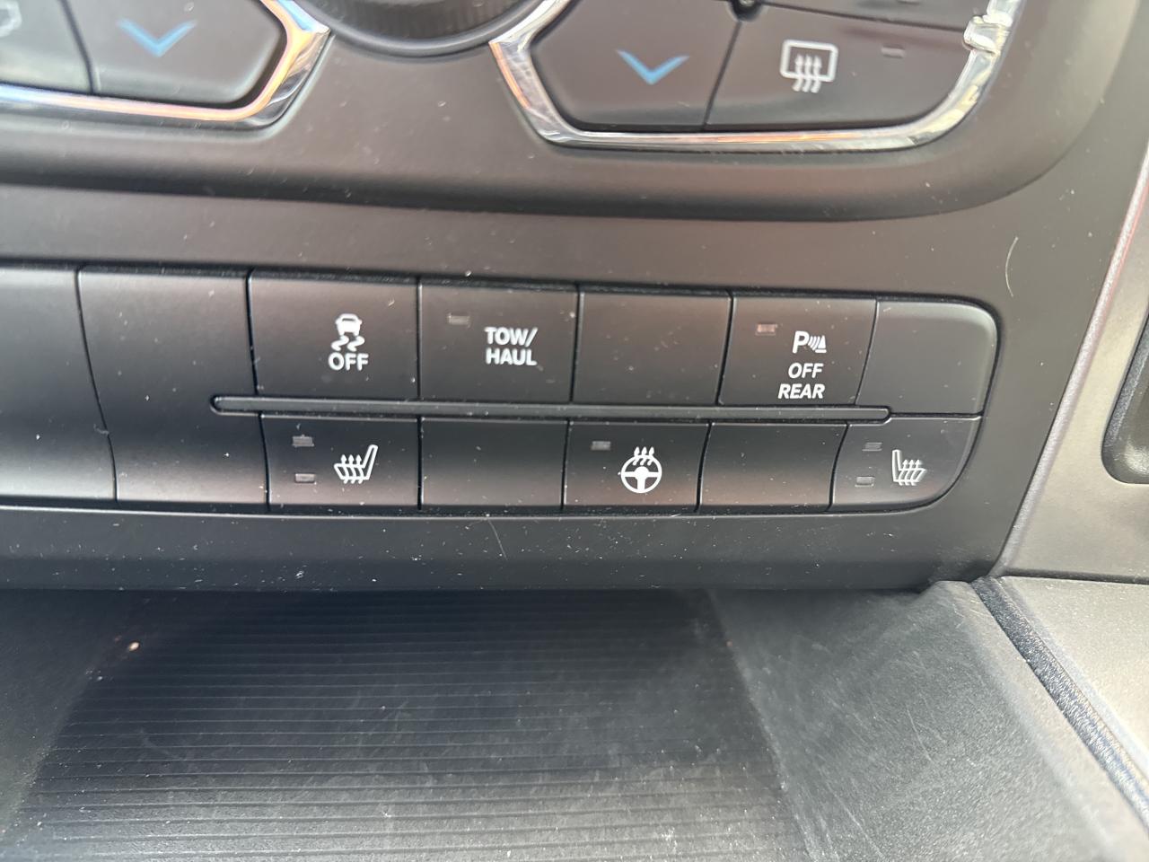 2023 RAM 1500 Classic WARLOCK Photo