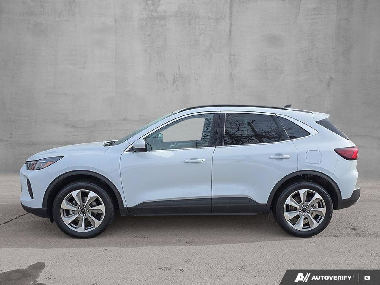 2025 Ford Escape Platinum AWD | Photo