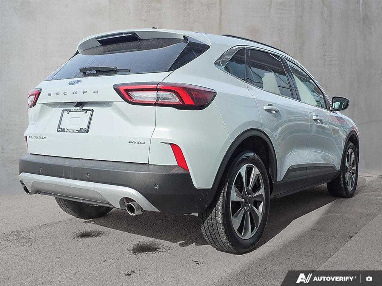 2025 Ford Escape Platinum AWD | Photo4