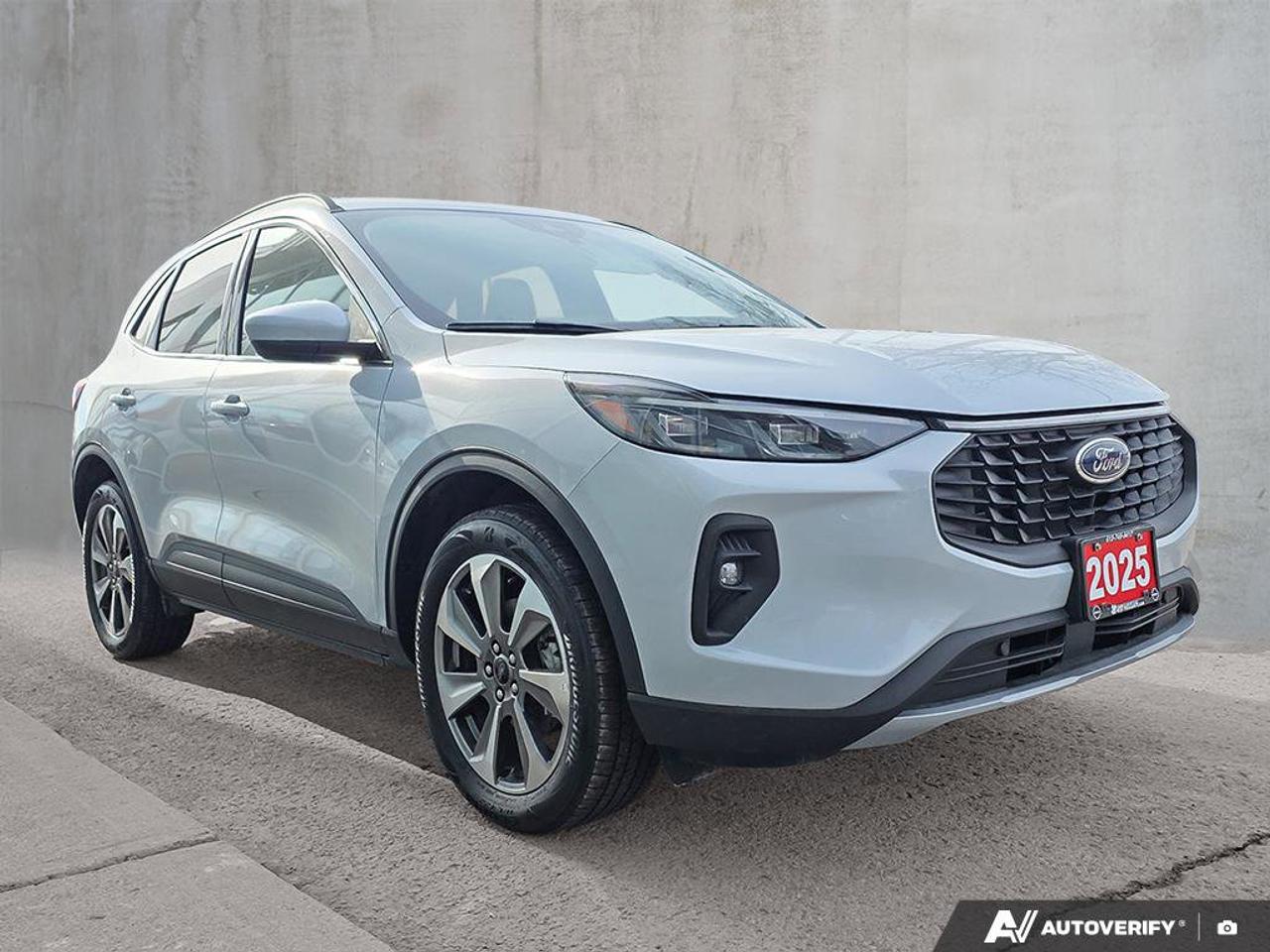 2025 Ford Escape Platinum AWD | Photo