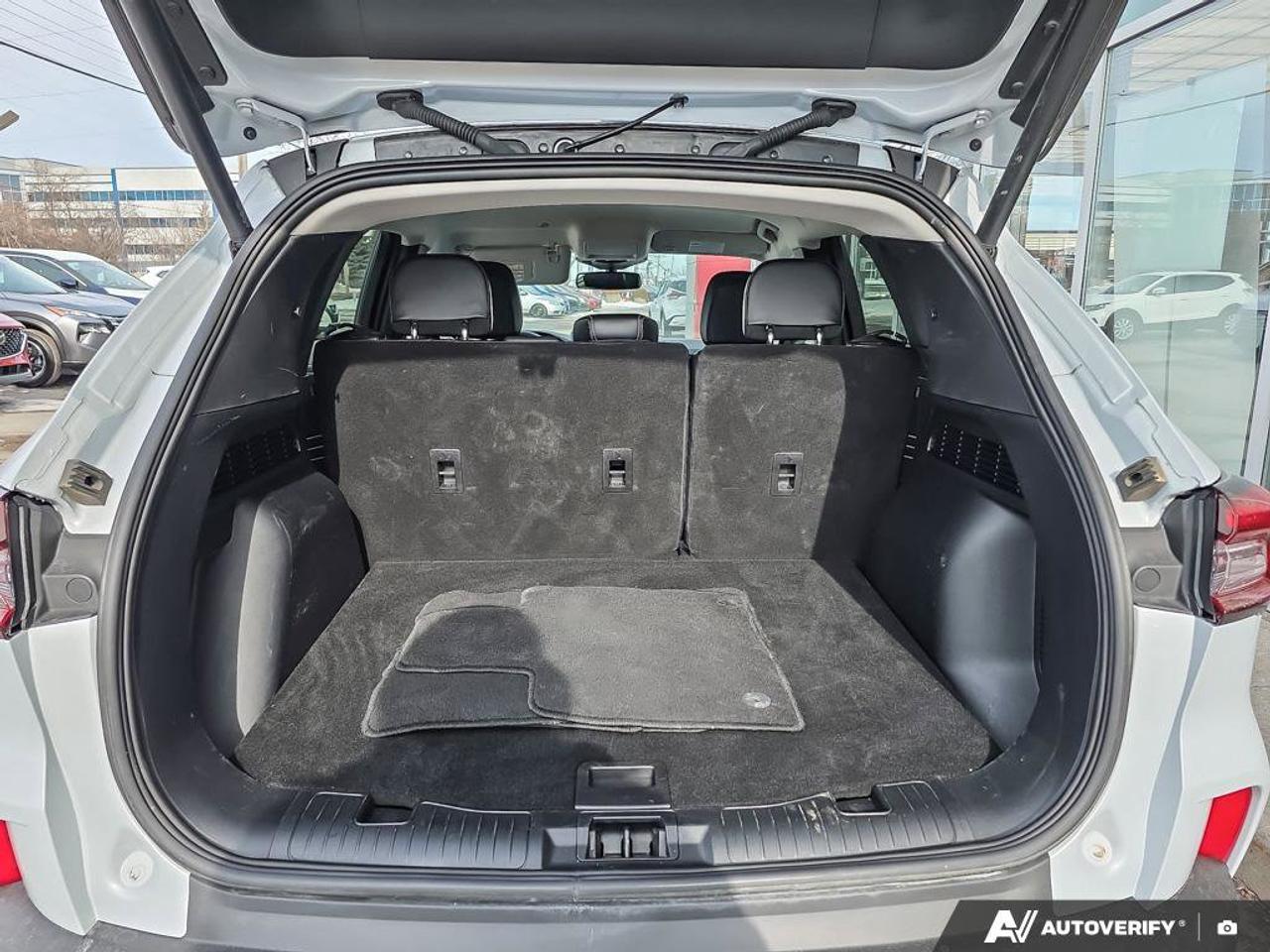 2025 Ford Escape Platinum AWD | Photo