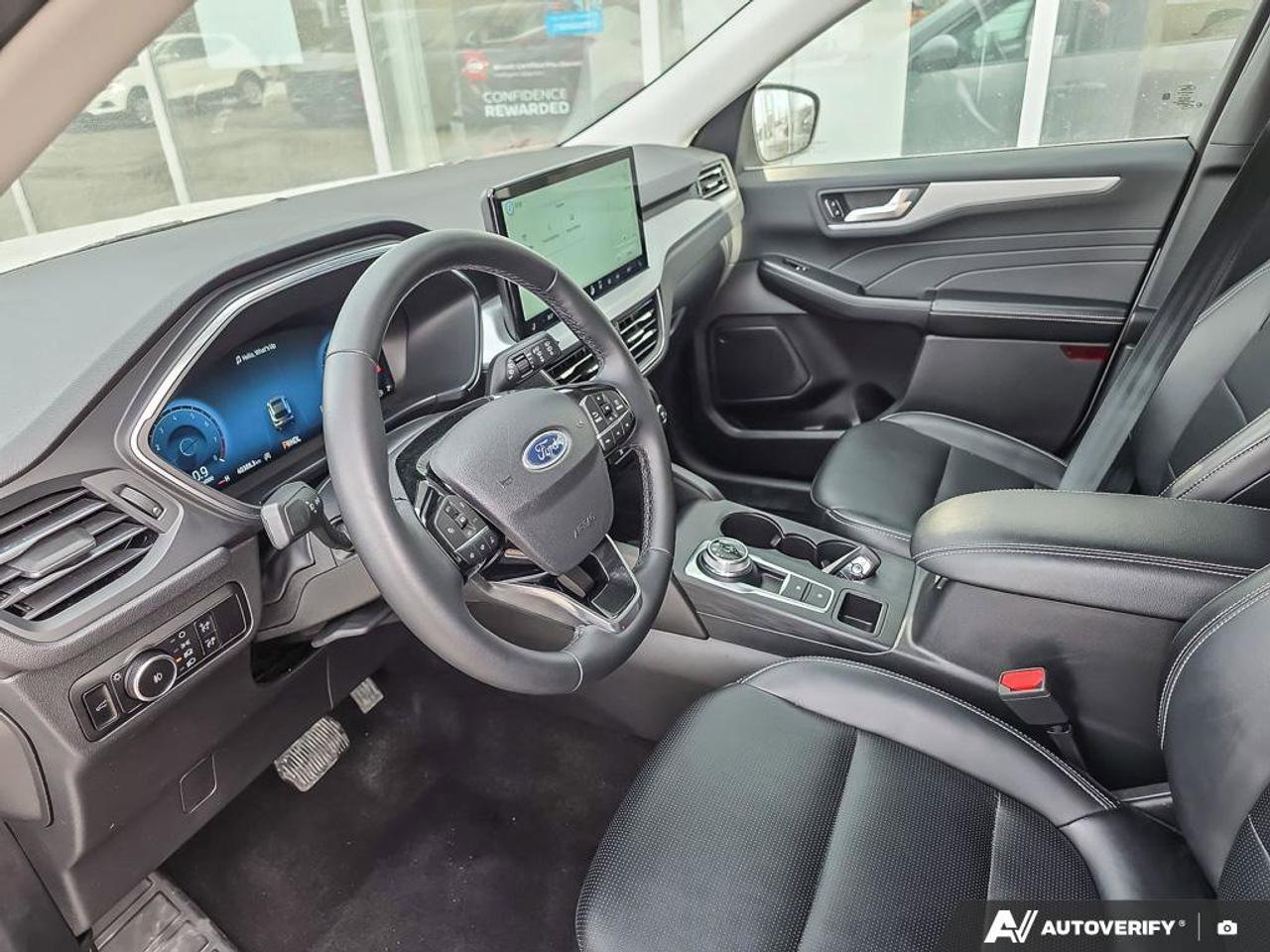 2025 Ford Escape Platinum AWD | Android Auto | Leather | Heated Seats | Photo