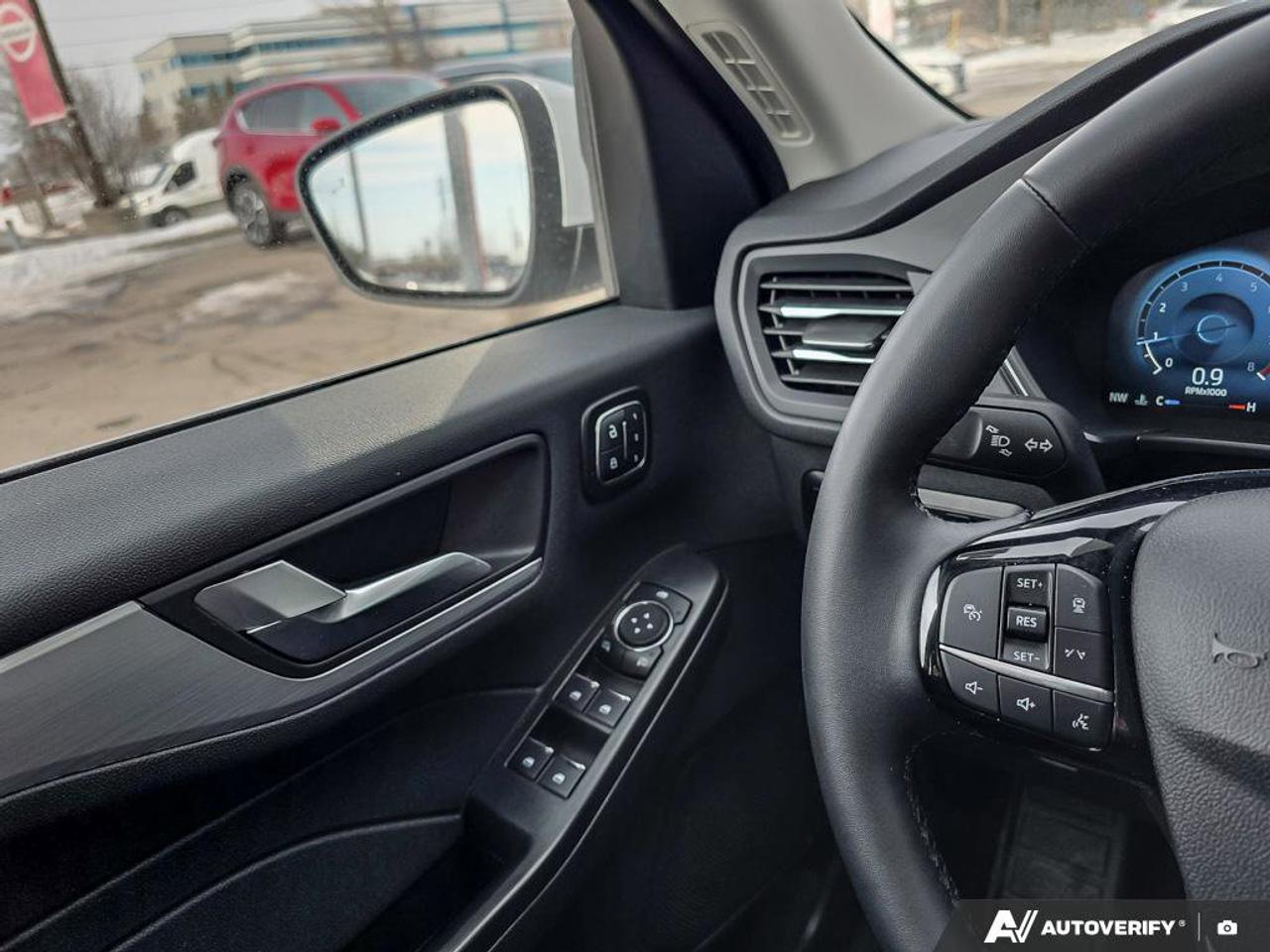 2025 Ford Escape Platinum AWD | Photo