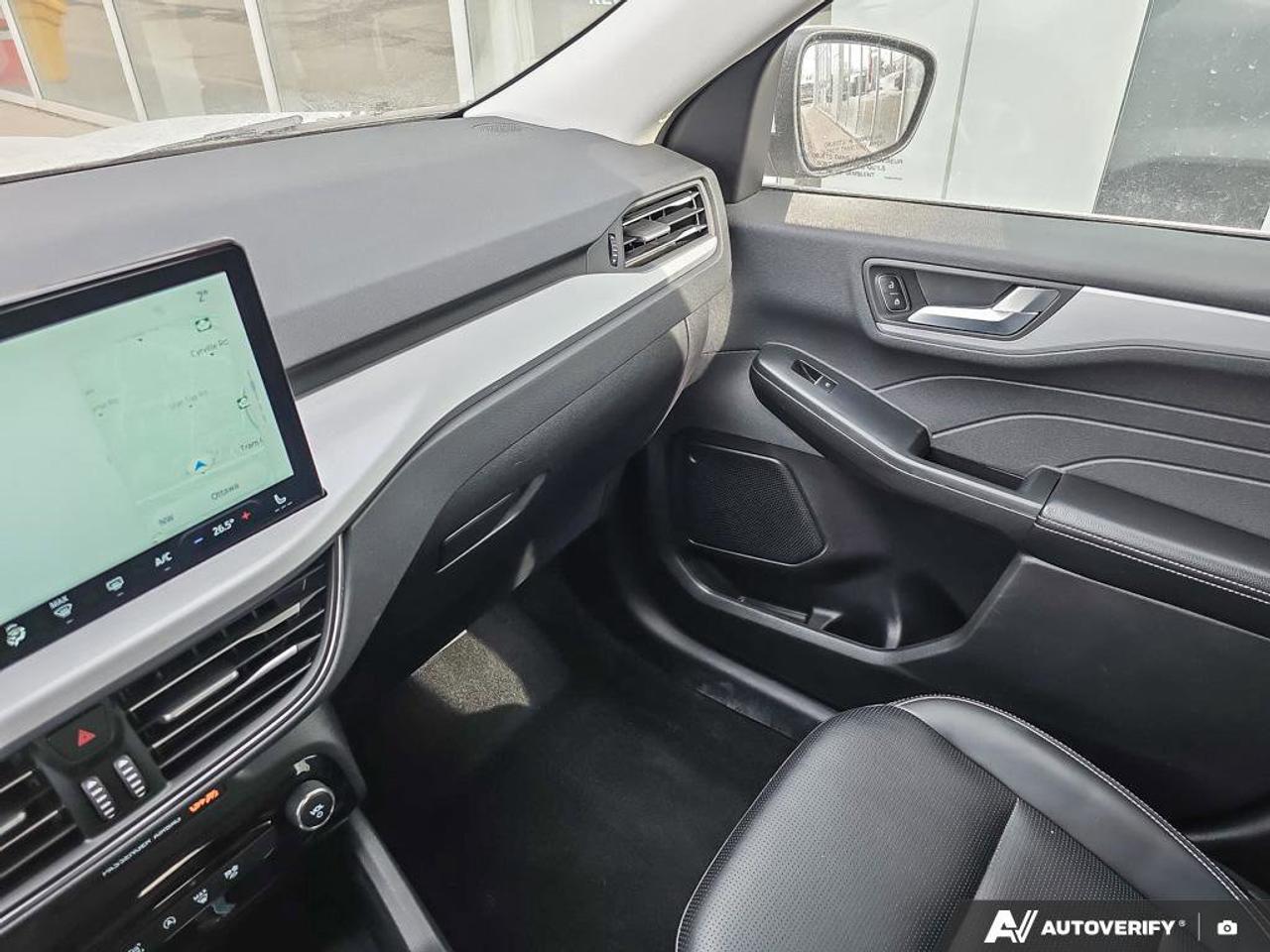 2025 Ford Escape Platinum AWD | Photo