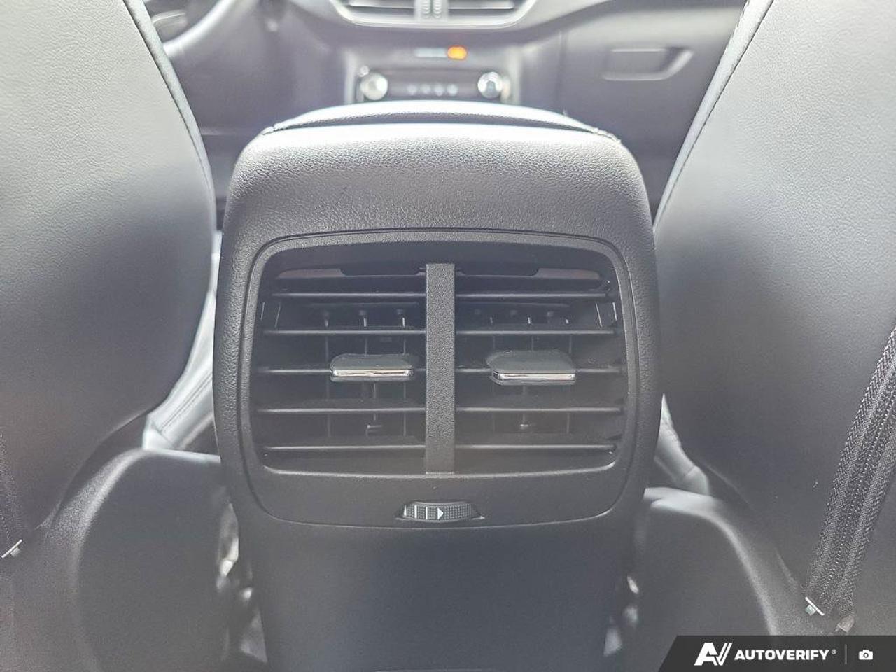 2025 Ford Escape Platinum AWD | Photo