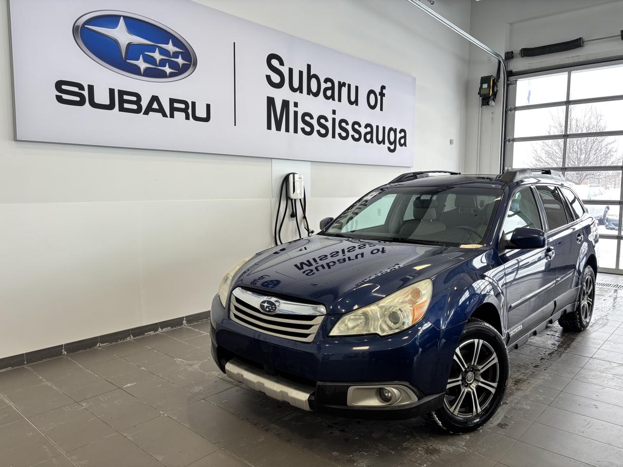2011 Subaru Outback LIMITED   2.5L   SUNROOF   LEATHER   SOLD AS IS Photo0