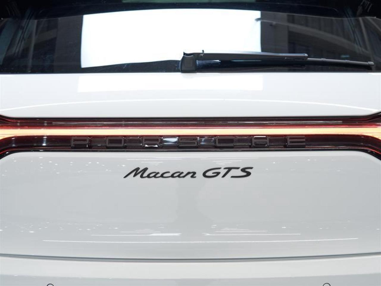 2024 Porsche Macan GTS AWD Photo