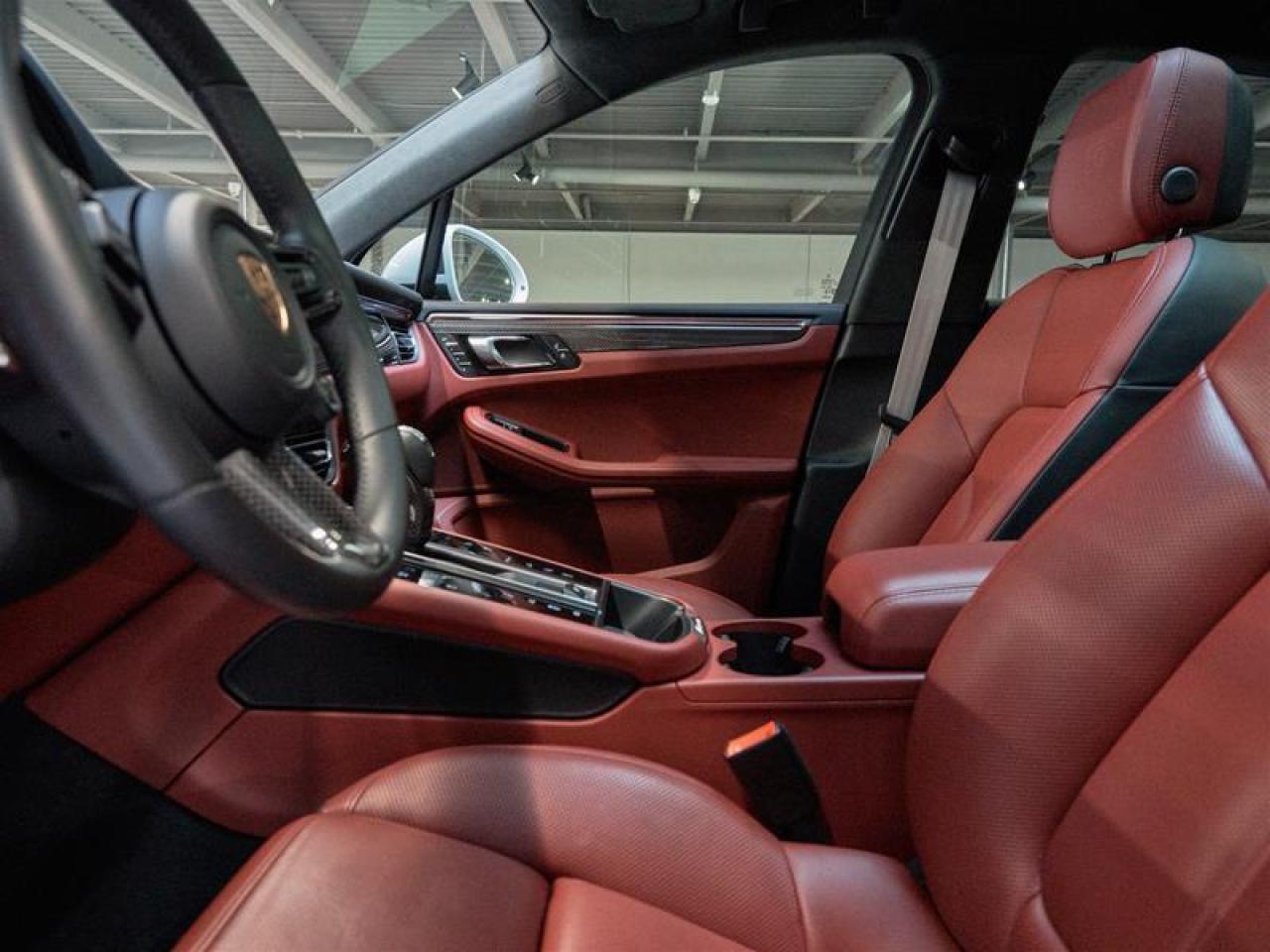 2024 Porsche Macan GTS AWD Photo