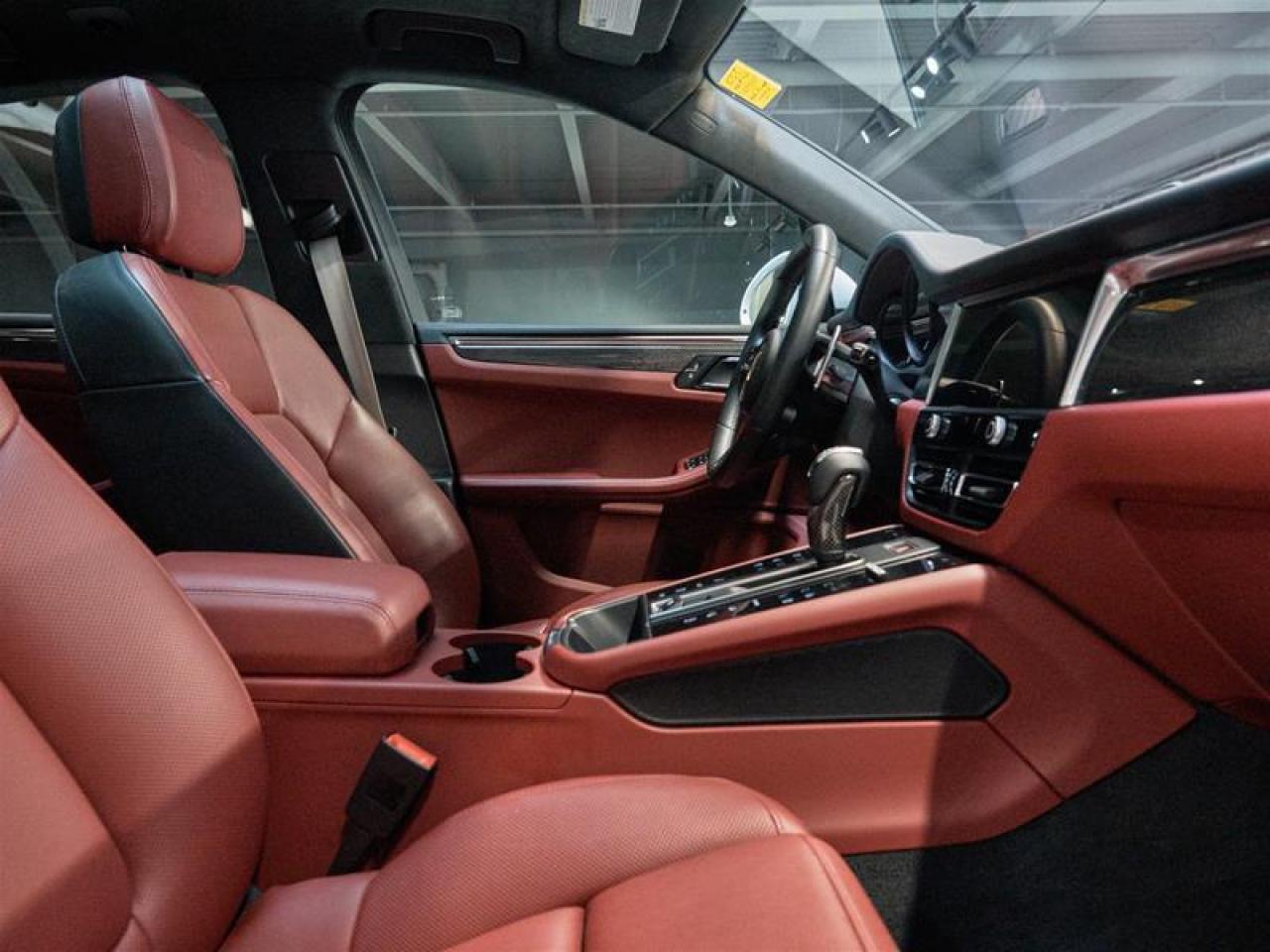 2024 Porsche Macan GTS AWD Photo