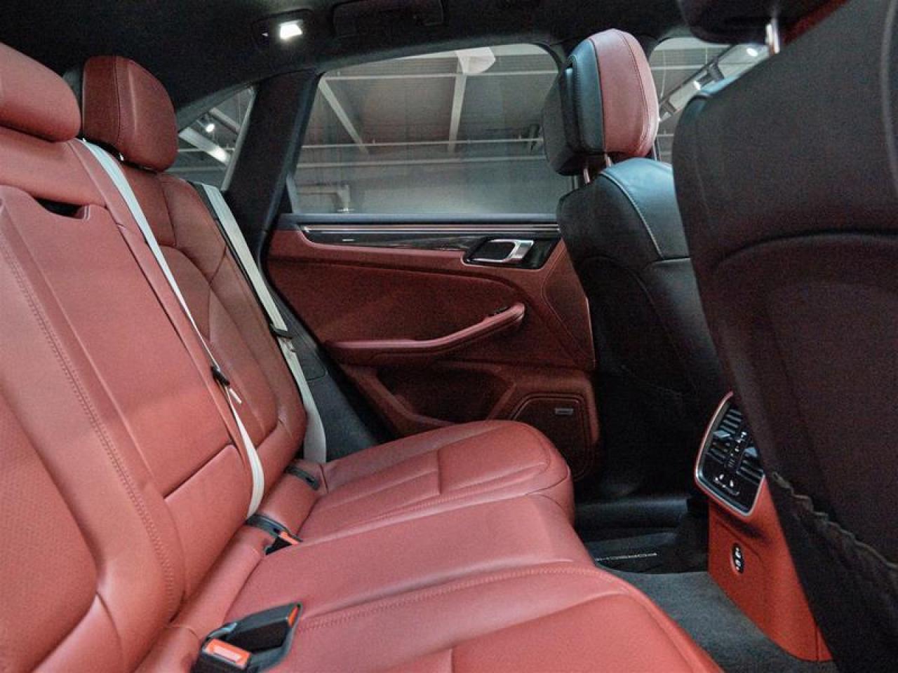 2024 Porsche Macan GTS AWD Photo