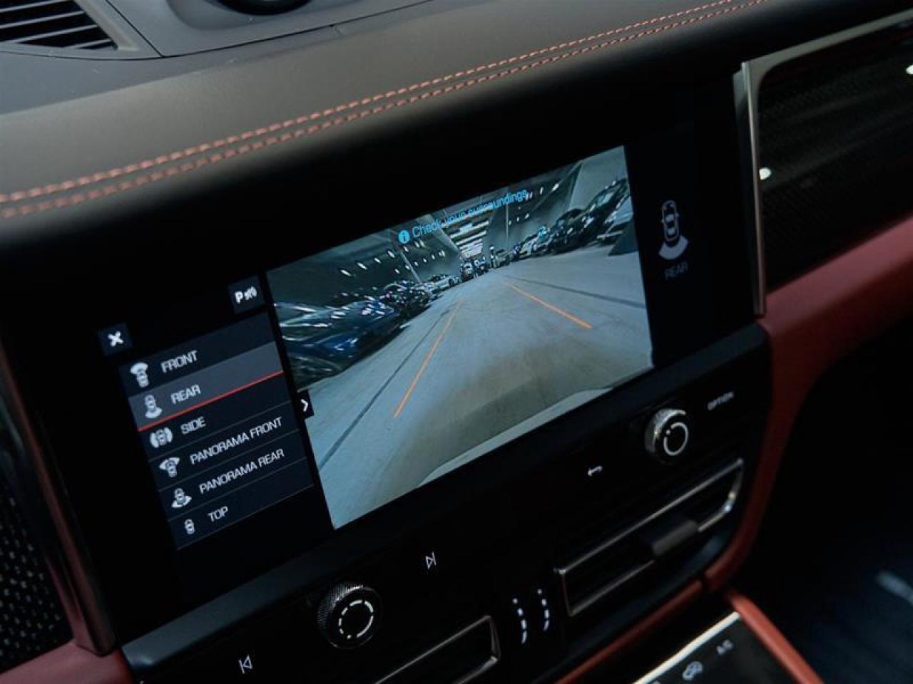 2024 Porsche Macan GTS AWD Photo