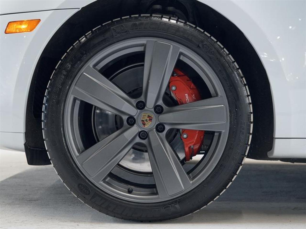 2024 Porsche Macan GTS AWD Photo