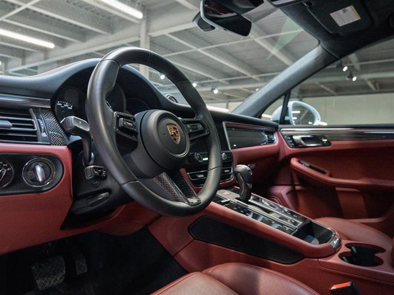 2024 Porsche Macan GTS AWD Photo