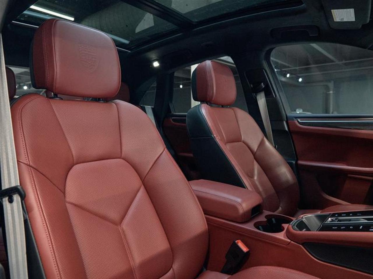 2024 Porsche Macan GTS AWD Photo
