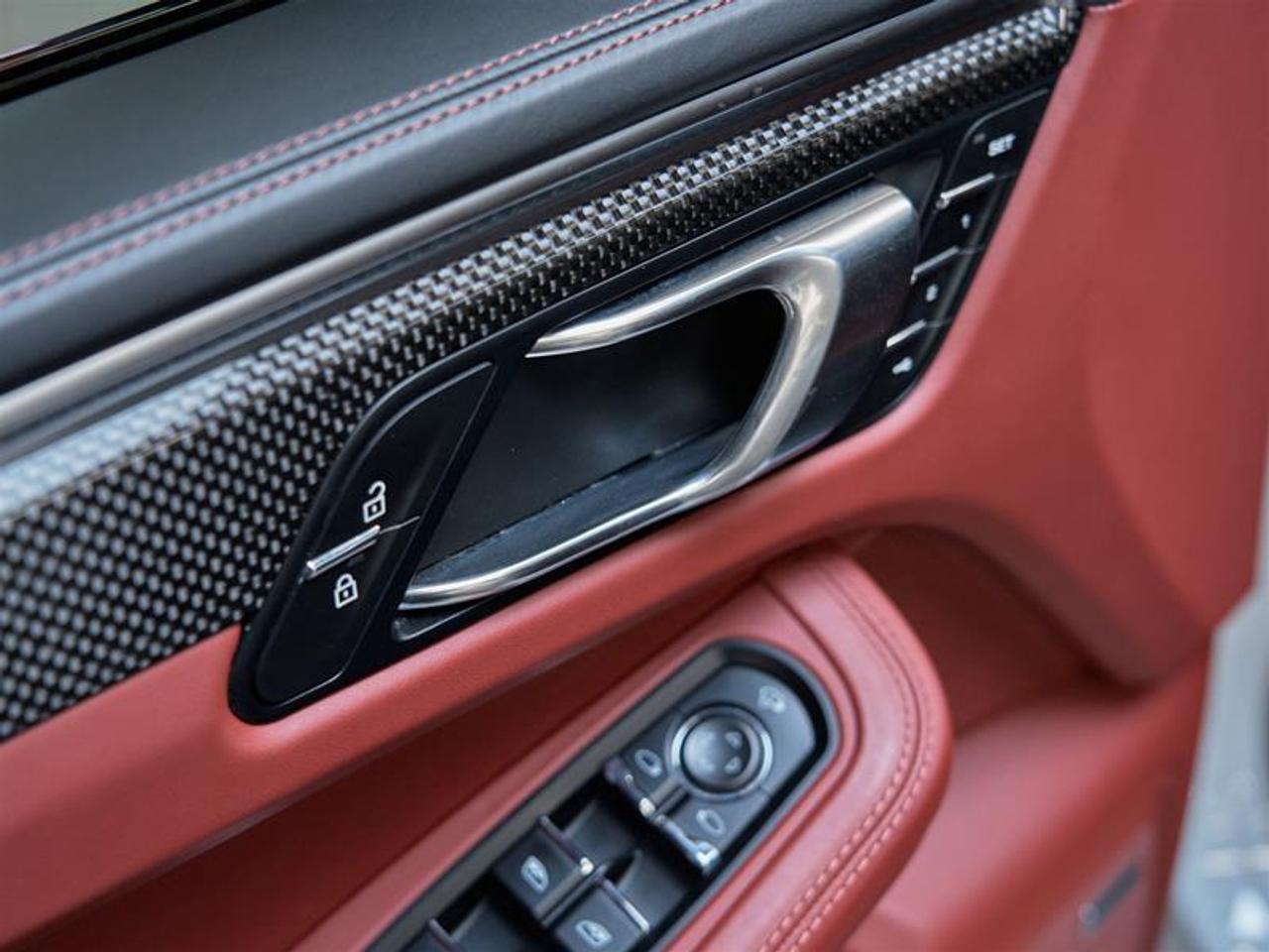 2024 Porsche Macan GTS AWD Photo