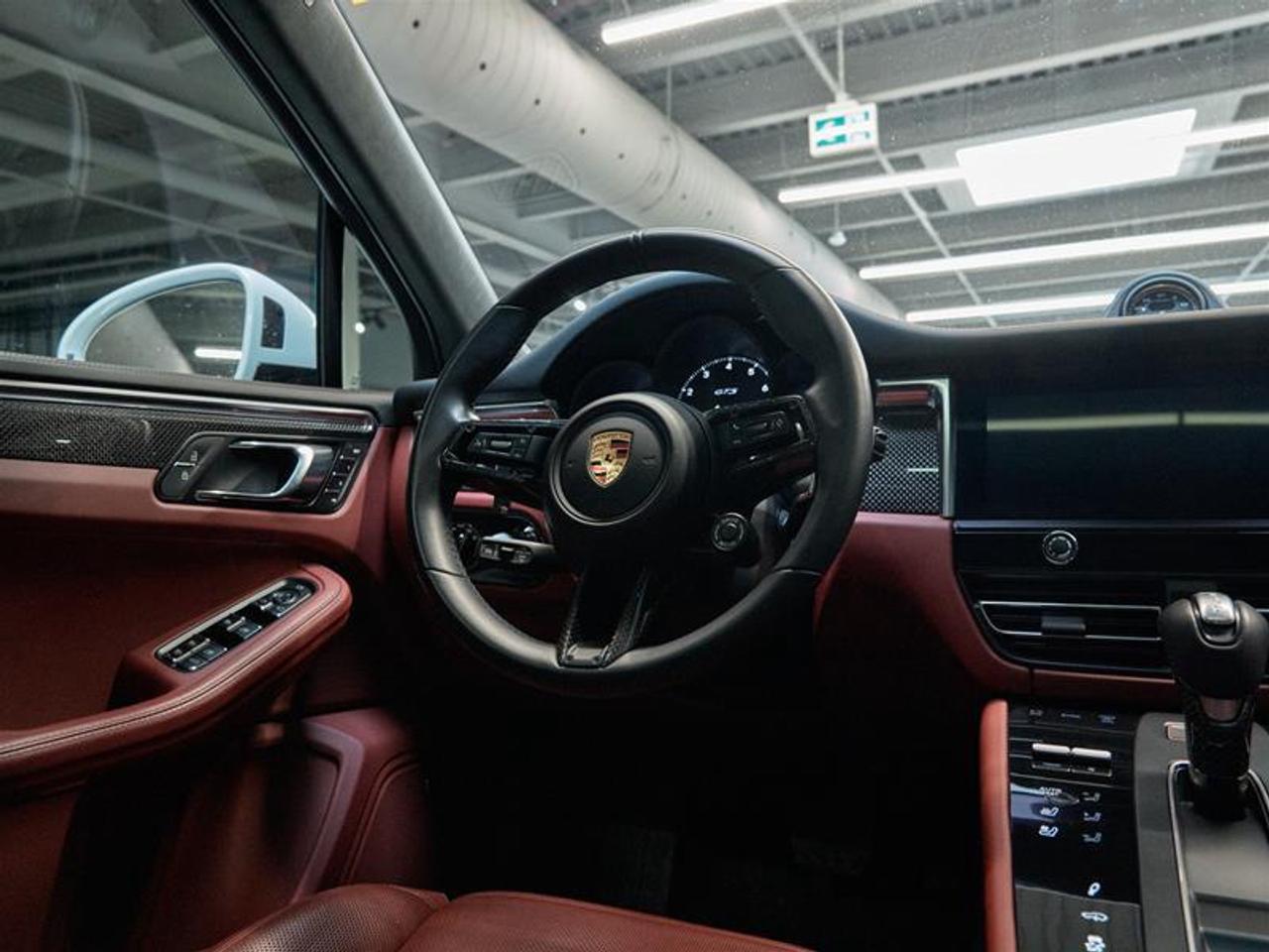 2024 Porsche Macan GTS AWD Photo