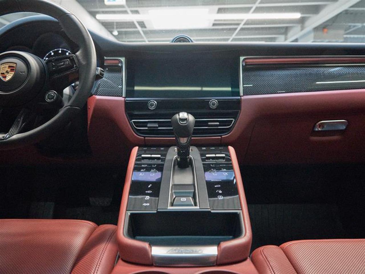 2024 Porsche Macan GTS AWD Photo