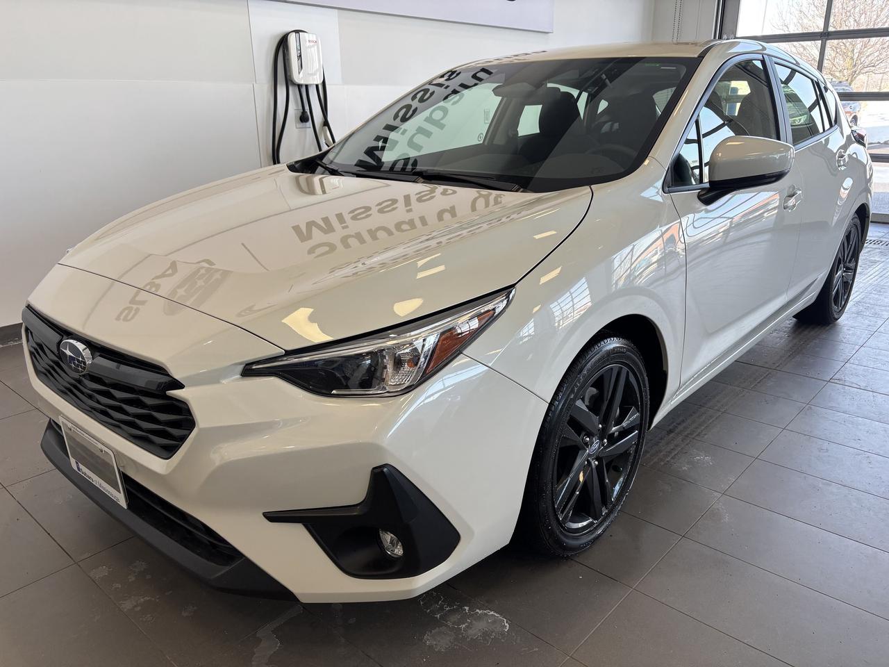 2024 Subaru Impreza TOURING   VERY LOW KM   ONE OWNER   CLEAN CARFAX Photo2