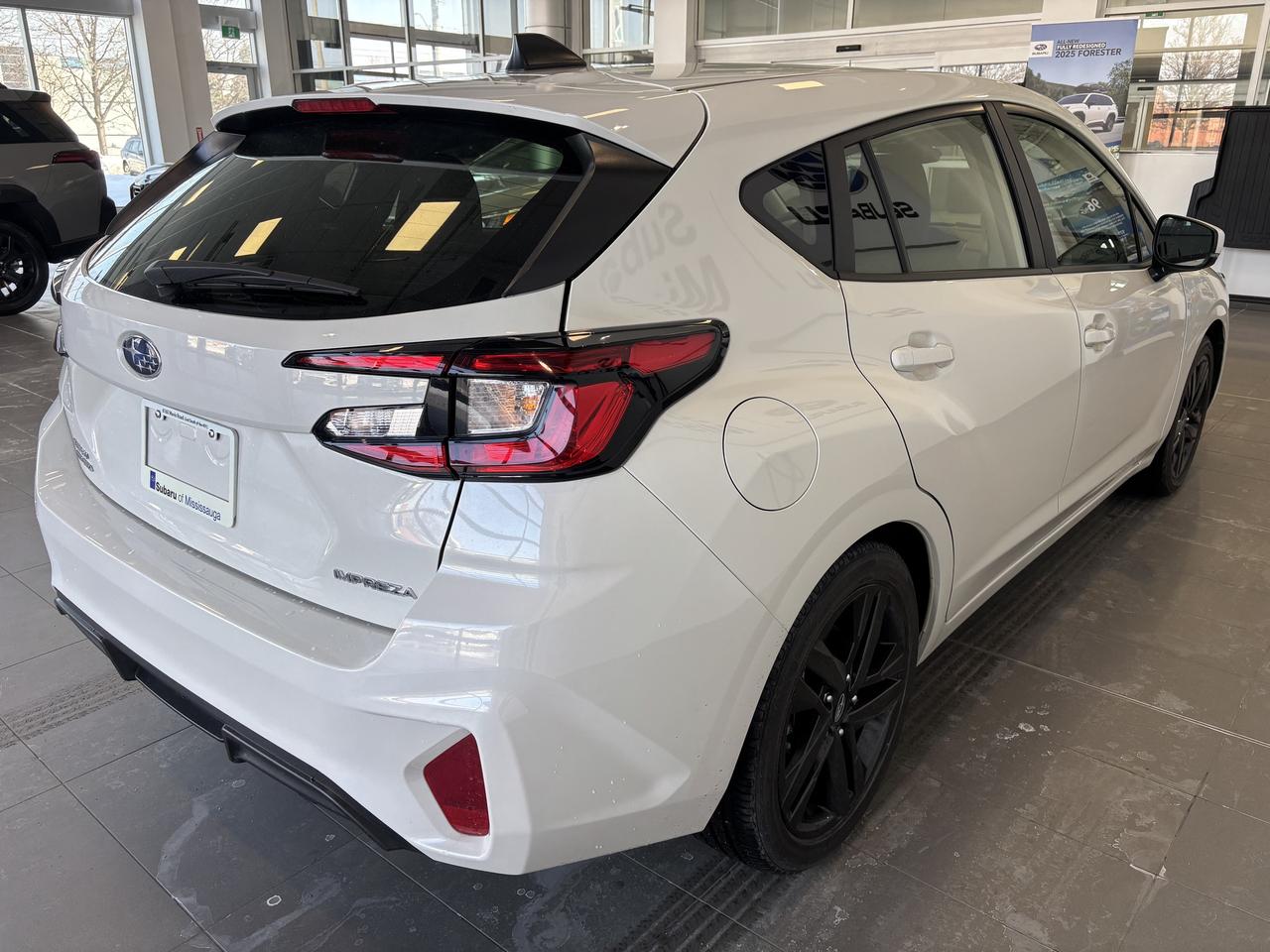 2024 Subaru Impreza TOURING   VERY LOW KM   ONE OWNER   CLEAN CARFAX Photo