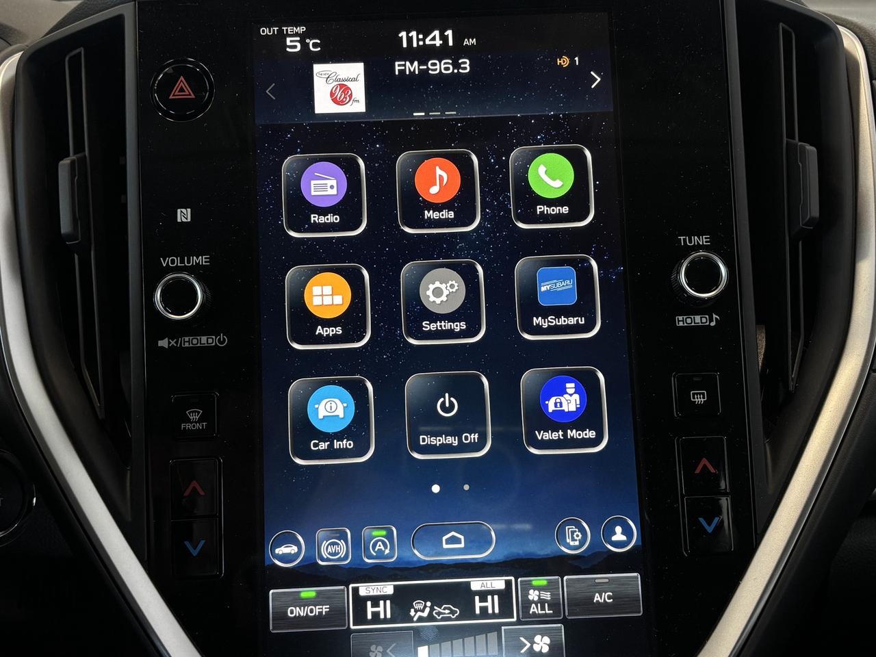 2024 Subaru Impreza TOURING   VERY LOW KM   ONE OWNER   CLEAN CARFAX Photo