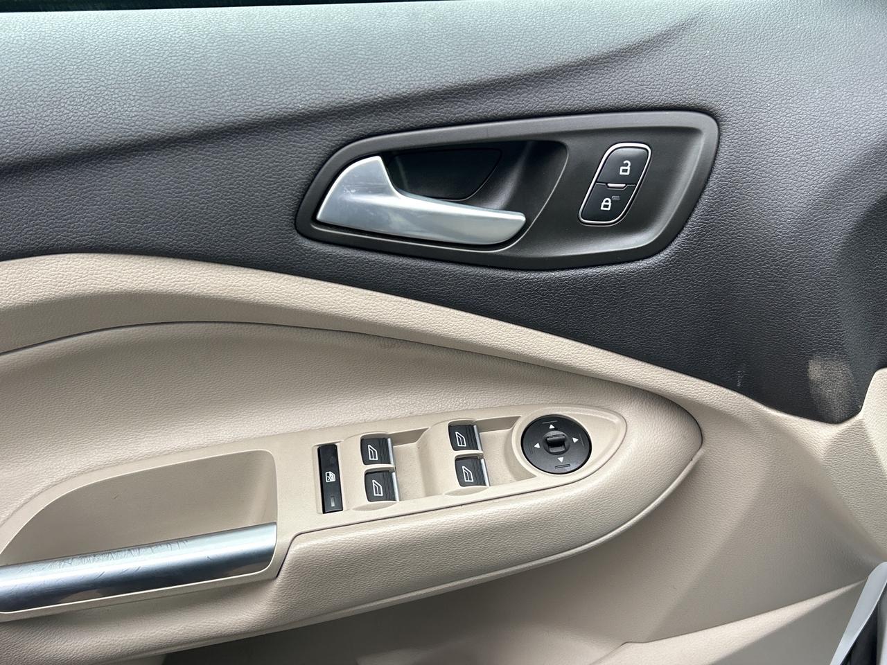 2019 Ford Escape SEL   Leatherette   Clean Carfax Photo