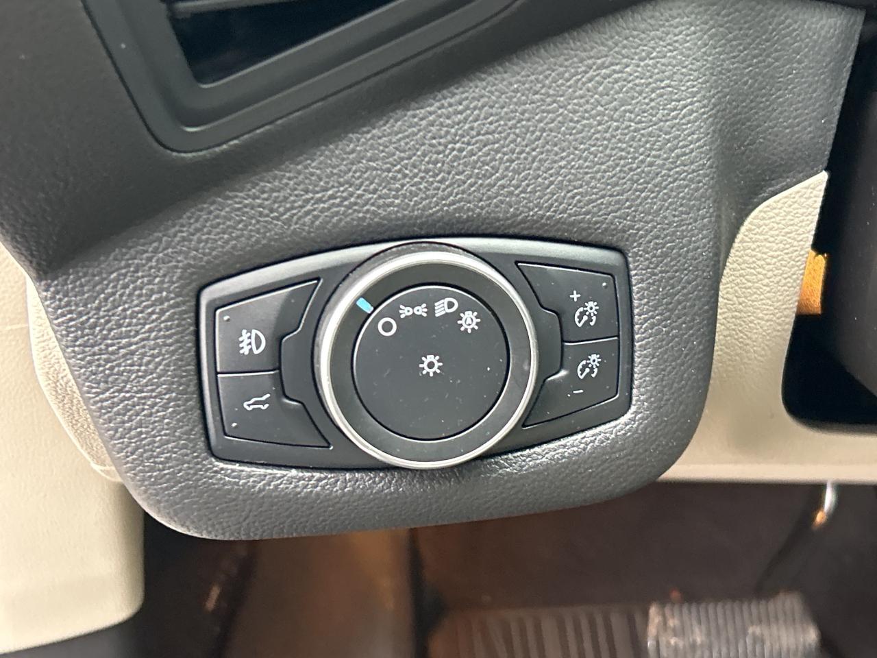 2019 Ford Escape SEL   Leatherette   Clean Carfax Photo