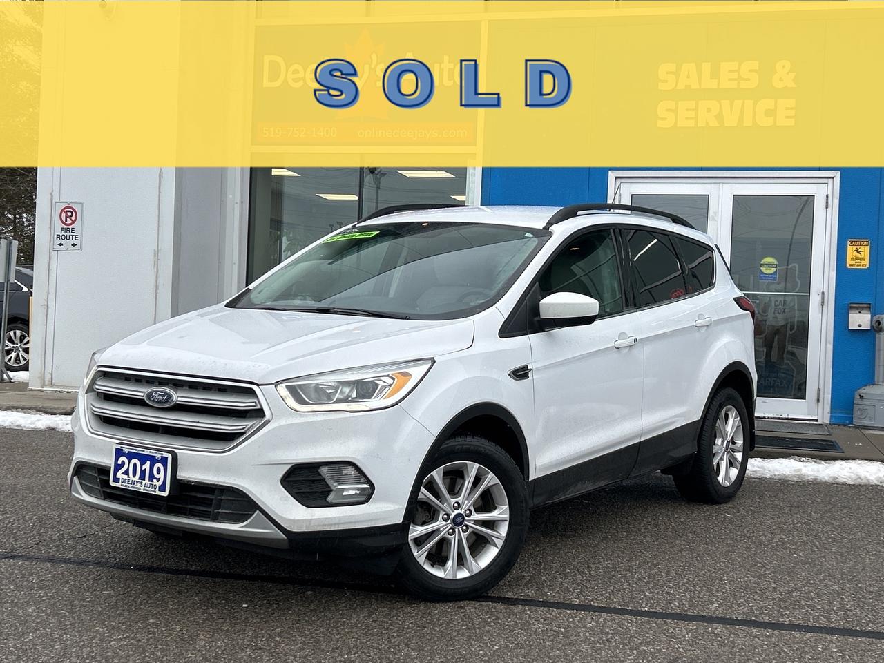 2019 Ford Escape SEL   Leatherette   Clean Carfax Photo0