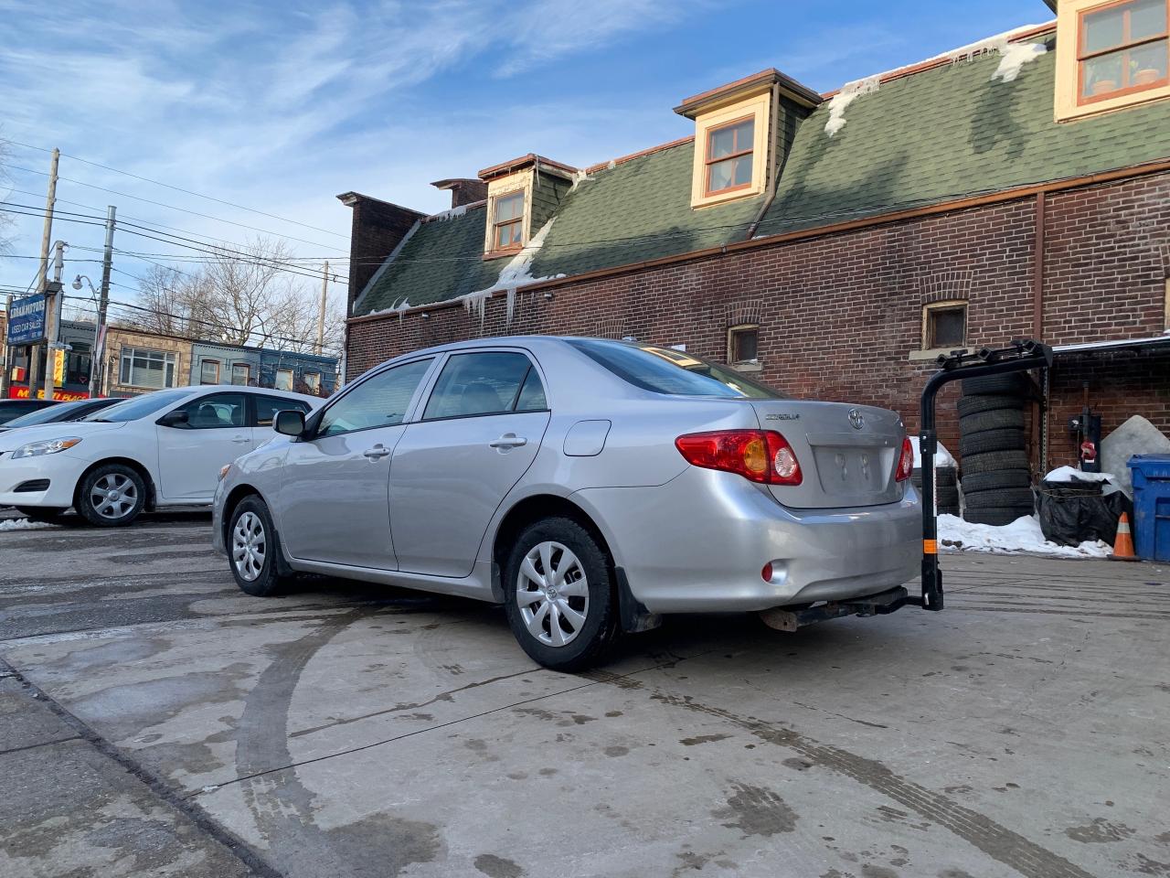 2009 Toyota Corolla 4DR SDN AUTO CE Photo2