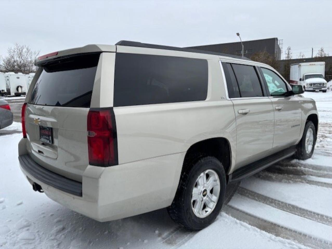 2015 Chevrolet Suburban LS 4WD **8 PASSENGER-CAMERA-1 OWNER-NO ACCIDENTS** Photo