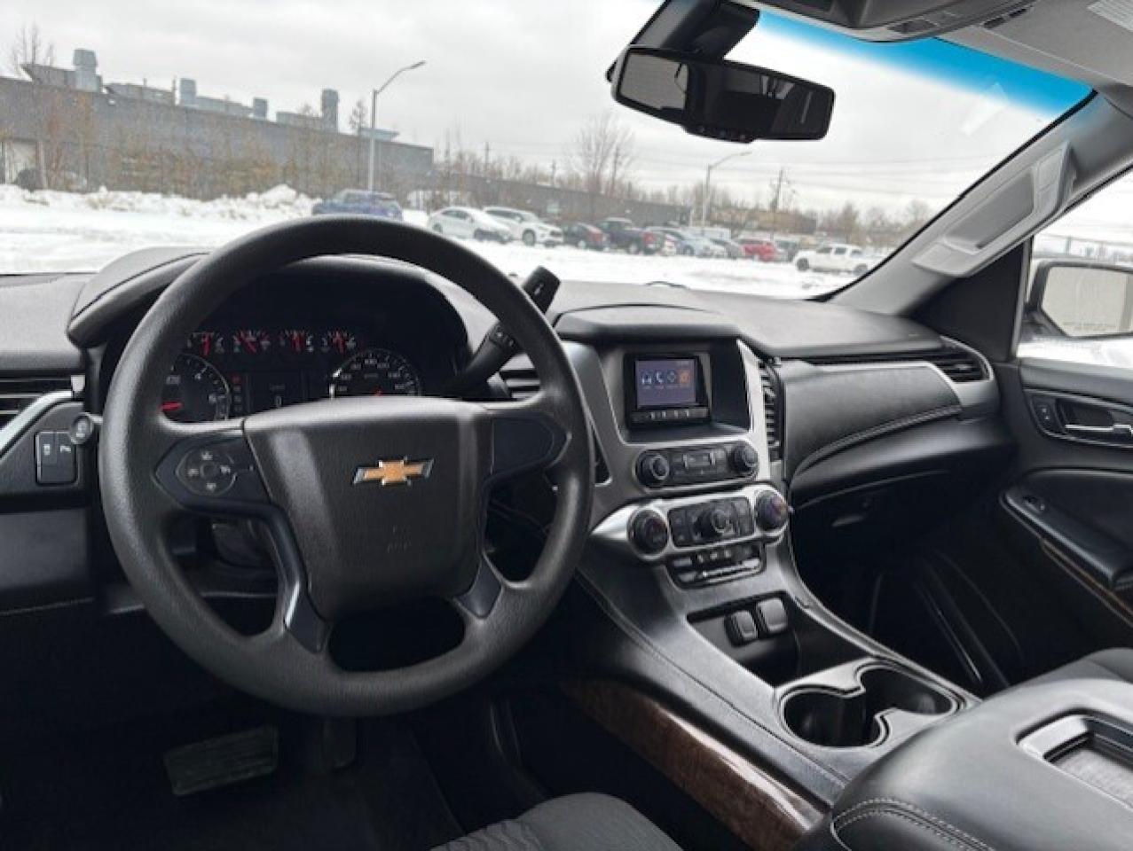 2015 Chevrolet Suburban LS 4WD **8 PASSENGER-CAMERA-1 OWNER-NO ACCIDENTS** Photo