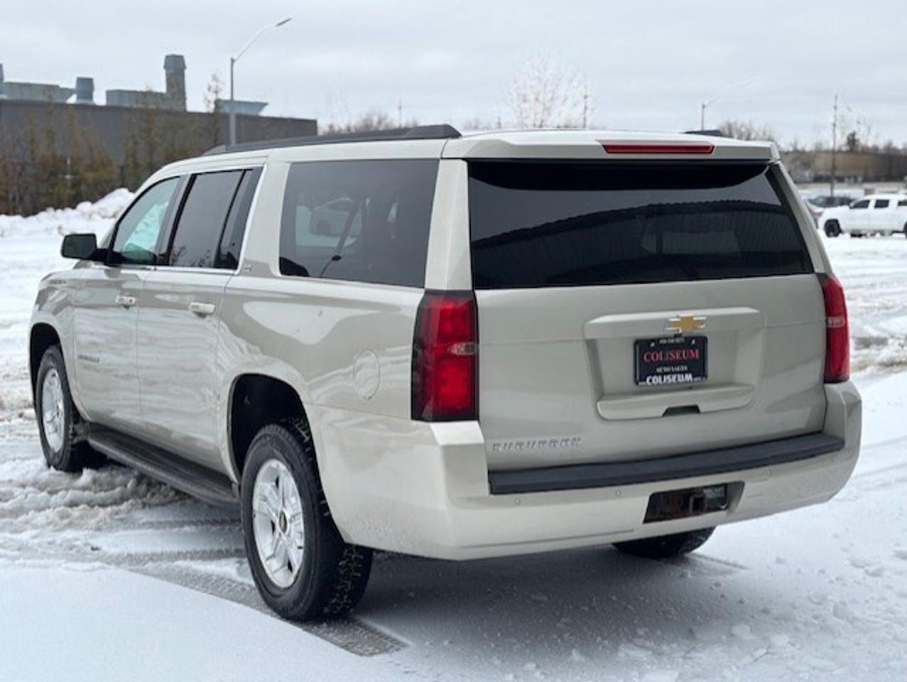 2015 Chevrolet Suburban LS 4WD **8 PASSENGER-CAMERA-1 OWNER-NO ACCIDENTS** Photo