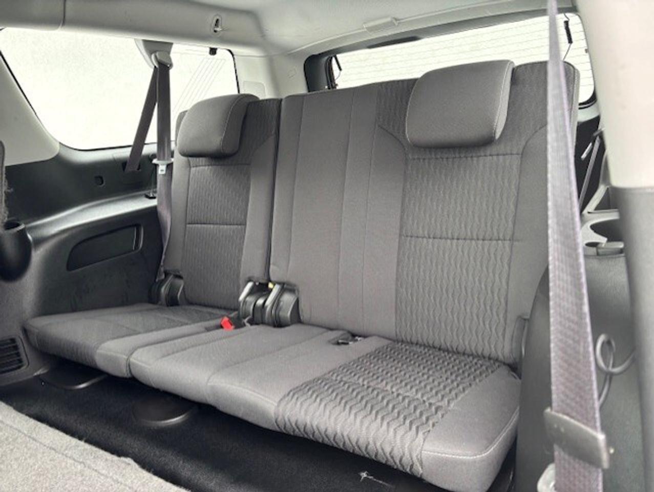 2015 Chevrolet Suburban LS 4WD **8 PASSENGER-CAMERA-1 OWNER-NO ACCIDENTS** Photo