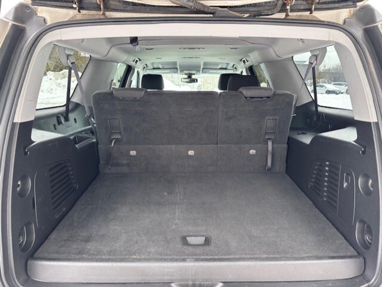 2015 Chevrolet Suburban LS 4WD **8 PASSENGER-CAMERA-1 OWNER-NO ACCIDENTS** Photo