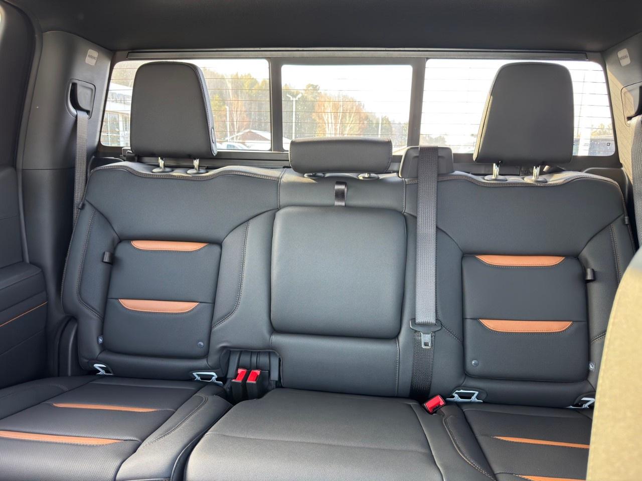 2026 GMC Sierra 1500 Crew Cab Short Box 4-Wheel Drive AT4 Photo