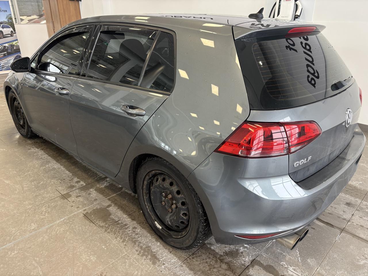 2016 Volkswagen Golf TRENDLINE   CLEAN CARFAX   WINTER SET!  SOLD AS-IS Photo