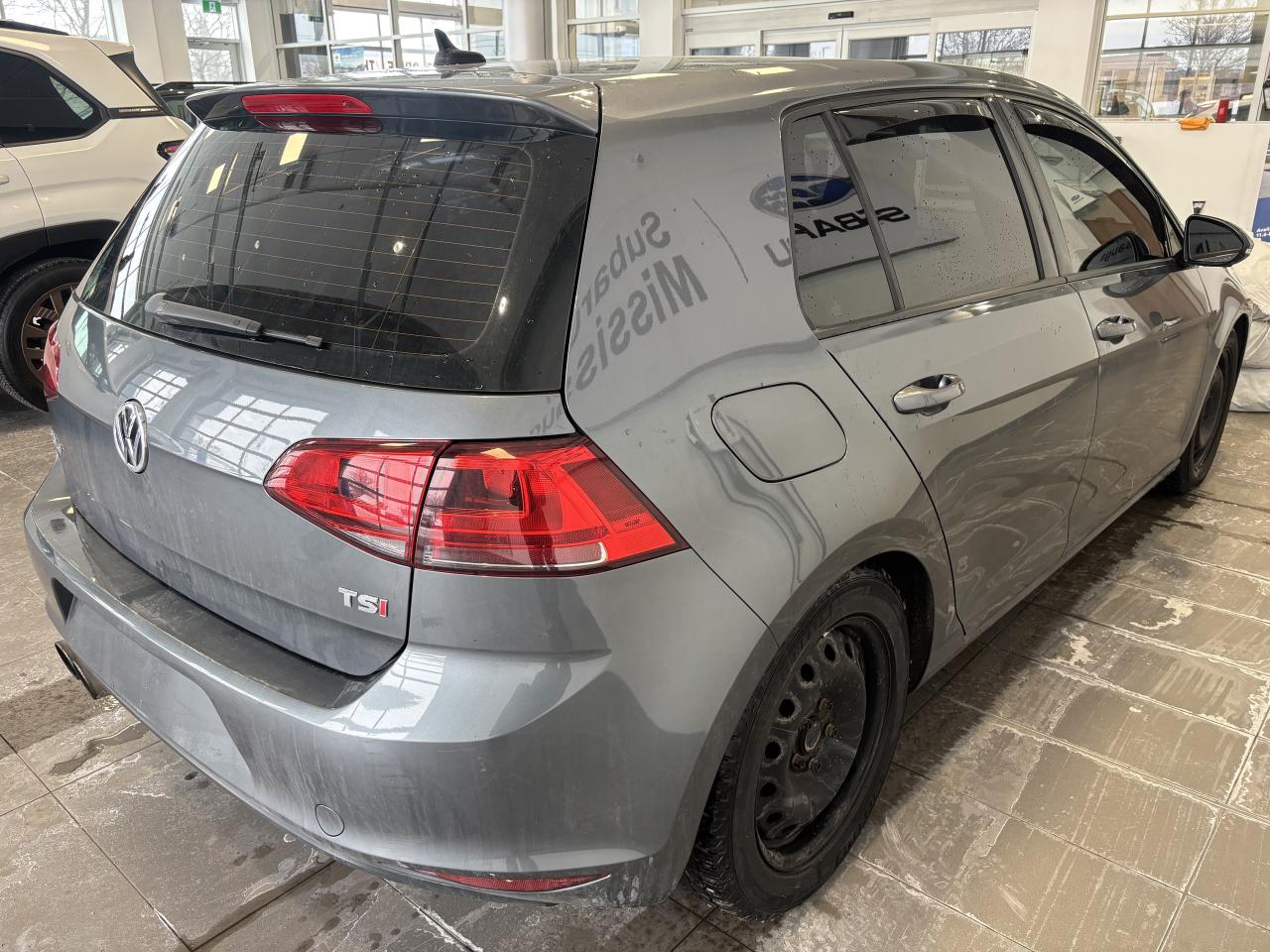 2016 Volkswagen Golf TRENDLINE   CLEAN CARFAX   WINTER SET!  SOLD AS-IS Photo