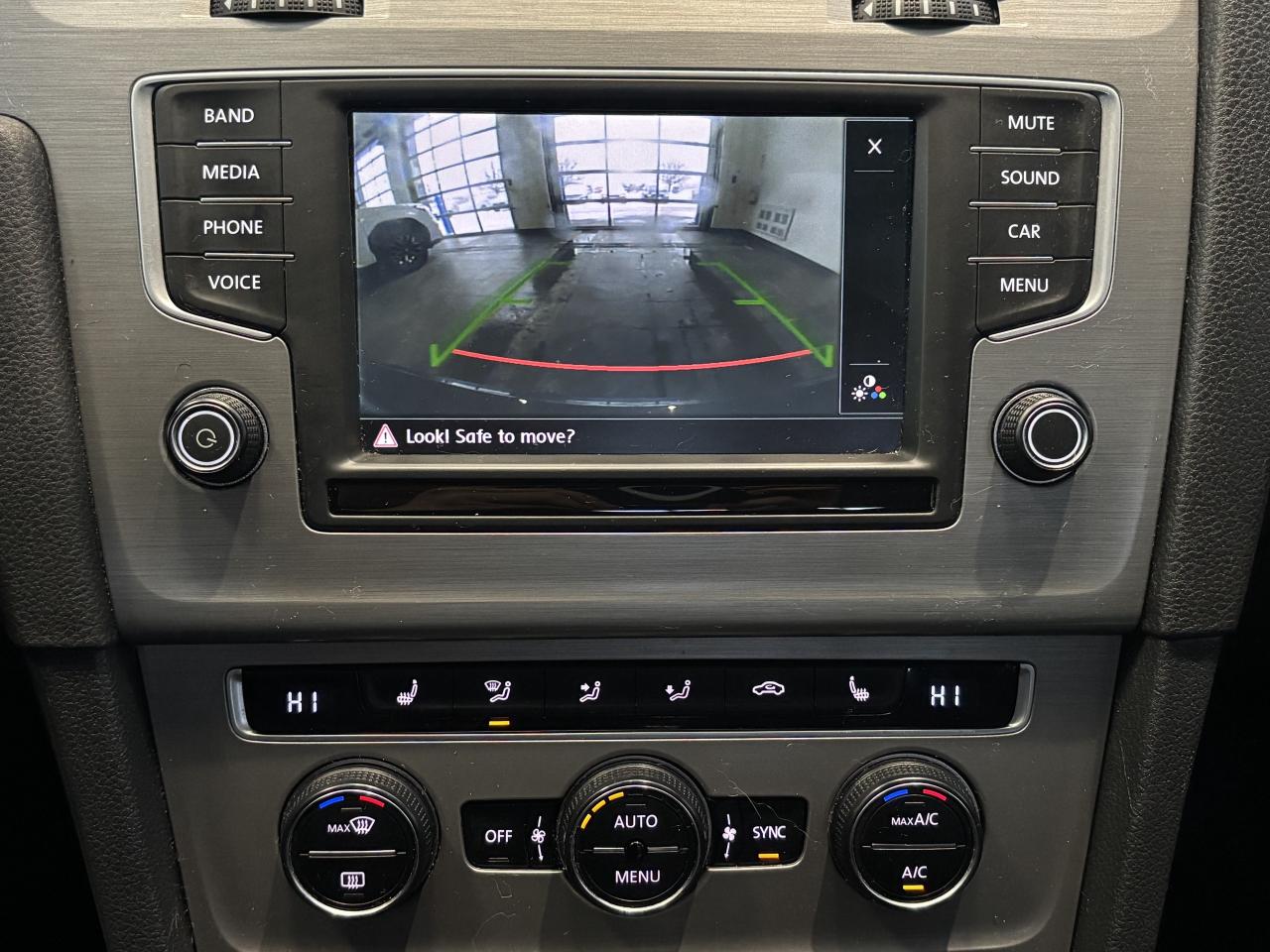 2016 Volkswagen Golf TRENDLINE   CLEAN CARFAX   WINTER SET!  SOLD AS-IS Photo