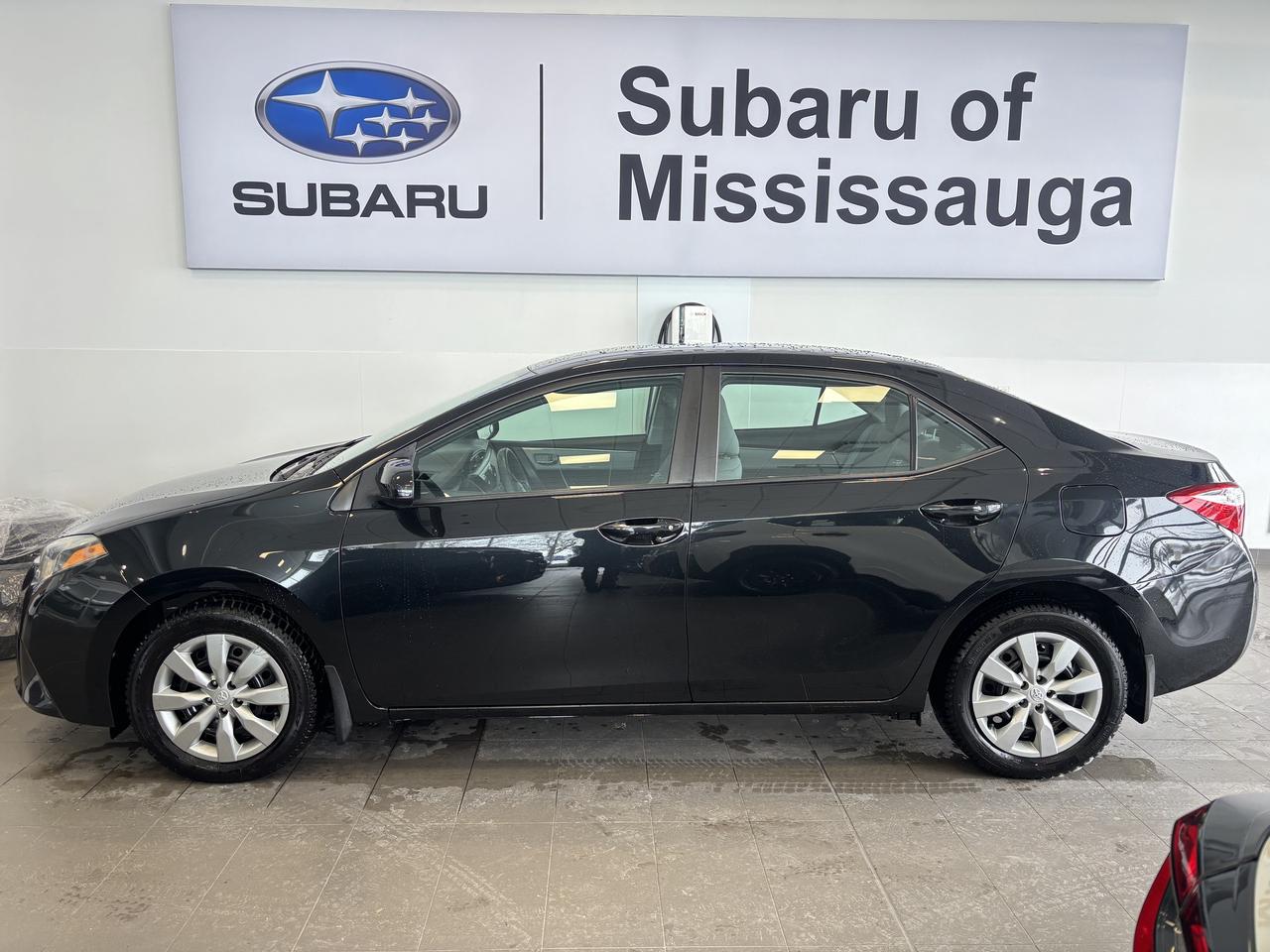 2016 Toyota Corolla LE MODEL   LOW KM   2 SETS OF TIRES   REVERSE CAM Photo